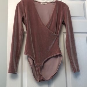 Madewell dusty pink velvet body suit